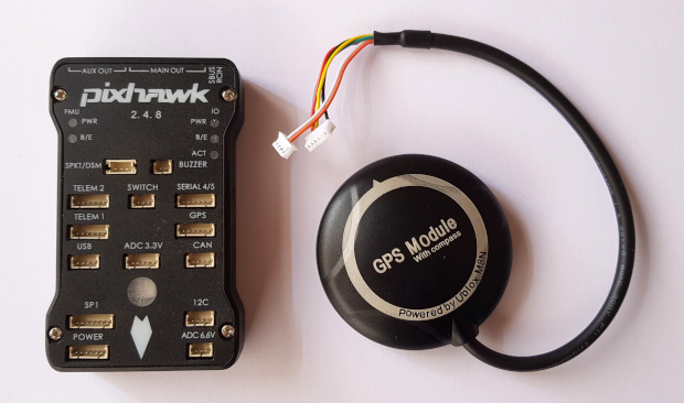 Controlador de vuelo Pixhawk 1 y módulo receptor GPS + brújula digital