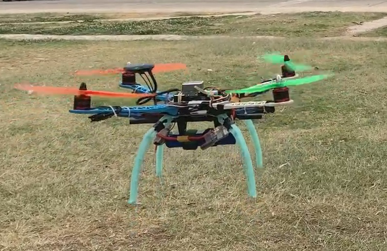 Prueba de vuelo del dron con V5 plus
